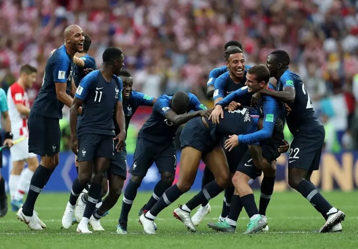 贝贝！小伞韦鲁斯狂轰五杀逆转局势 乐言队1-0宝蓝队