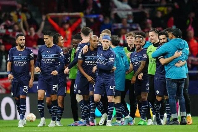 上单选手假装职业选手？1 Jiang Anbesa 错过了很多大招 + 致命地给了 Oh My God 赢得第一场比赛的机会